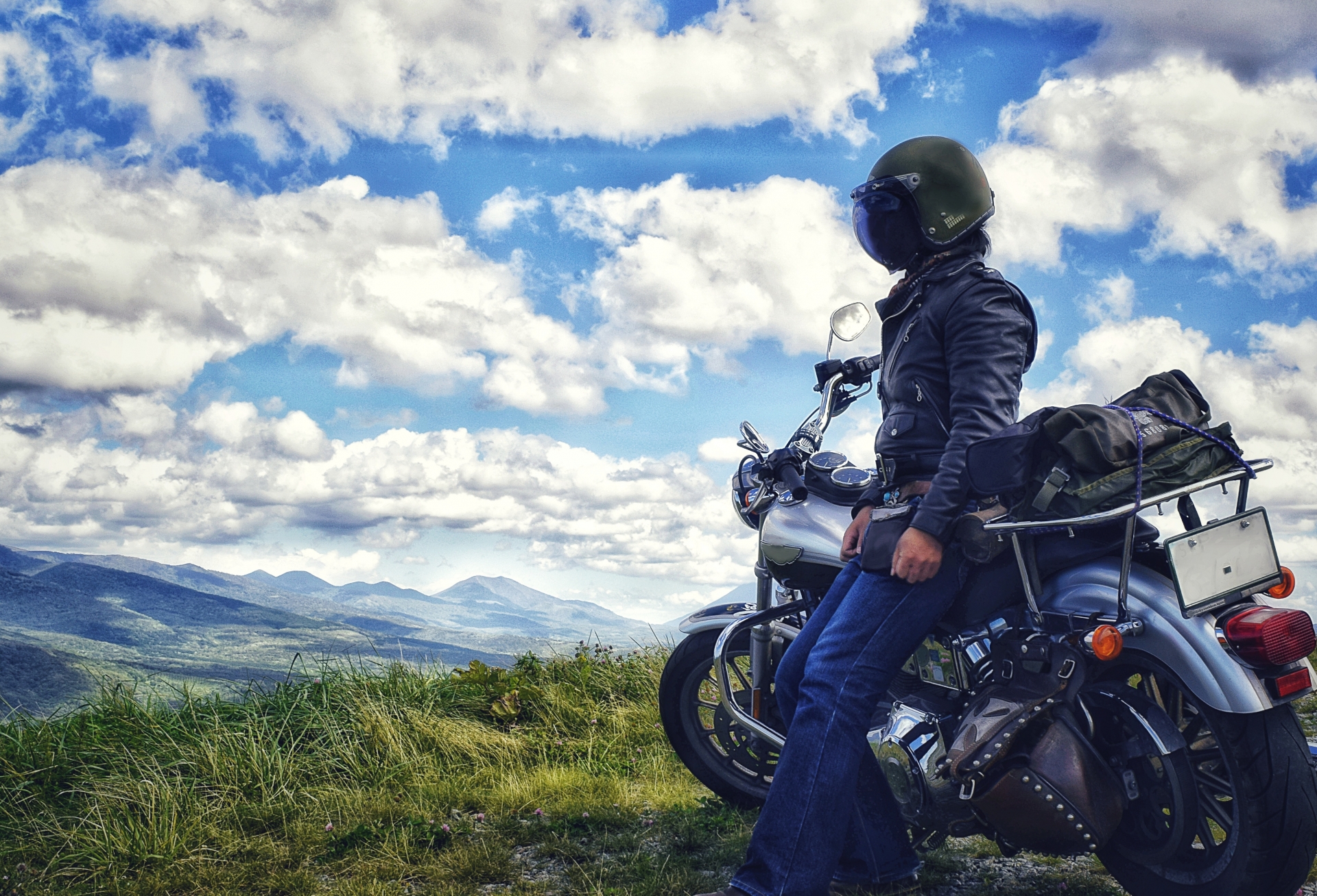 バイク用ウエストバッグ｜走行中にずれない形と選び方の基準
